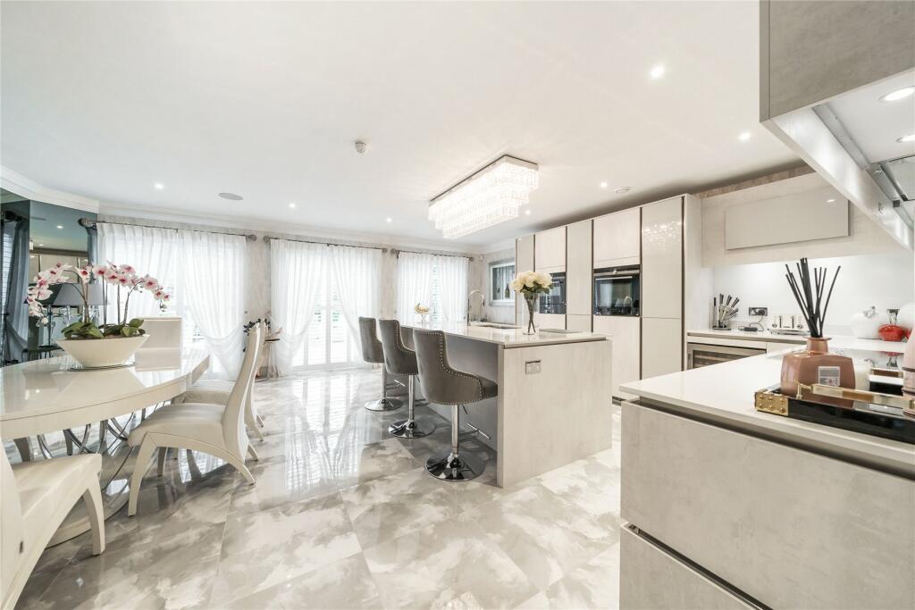 Additional image 5 of Willoughby Lane, Bromley