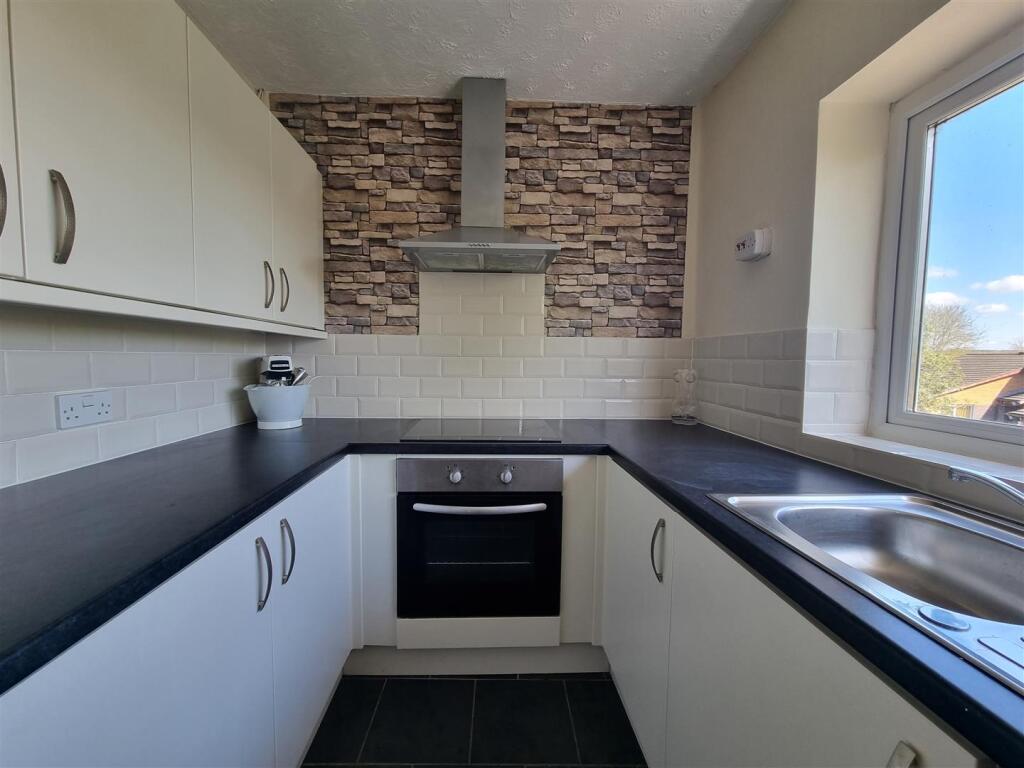 Additional image 6 of Cedar Close, Oldland Common