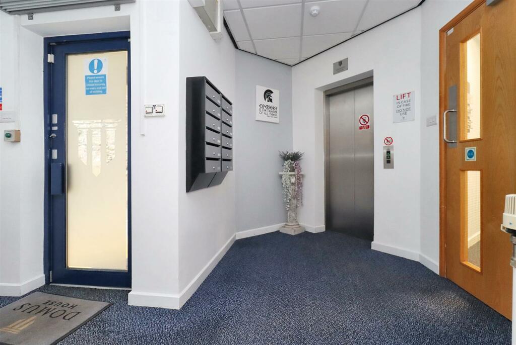 Additional image 5 of Exceptional offices in Clevedon Town Centre