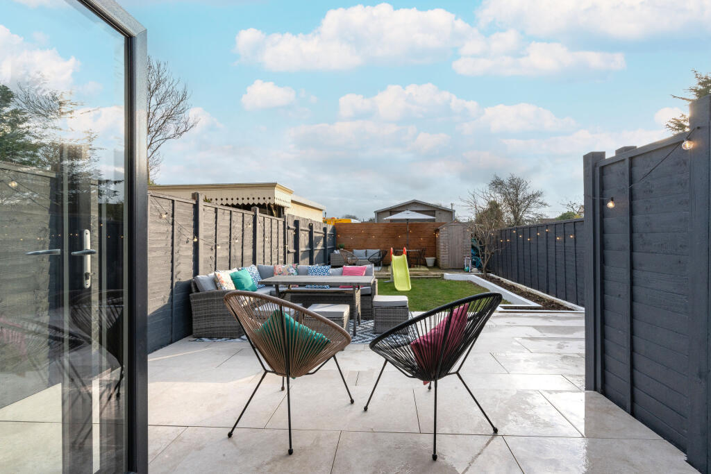 Additional image 2 of Beach Road, Severn Beach, Bristol, Gloucestershire