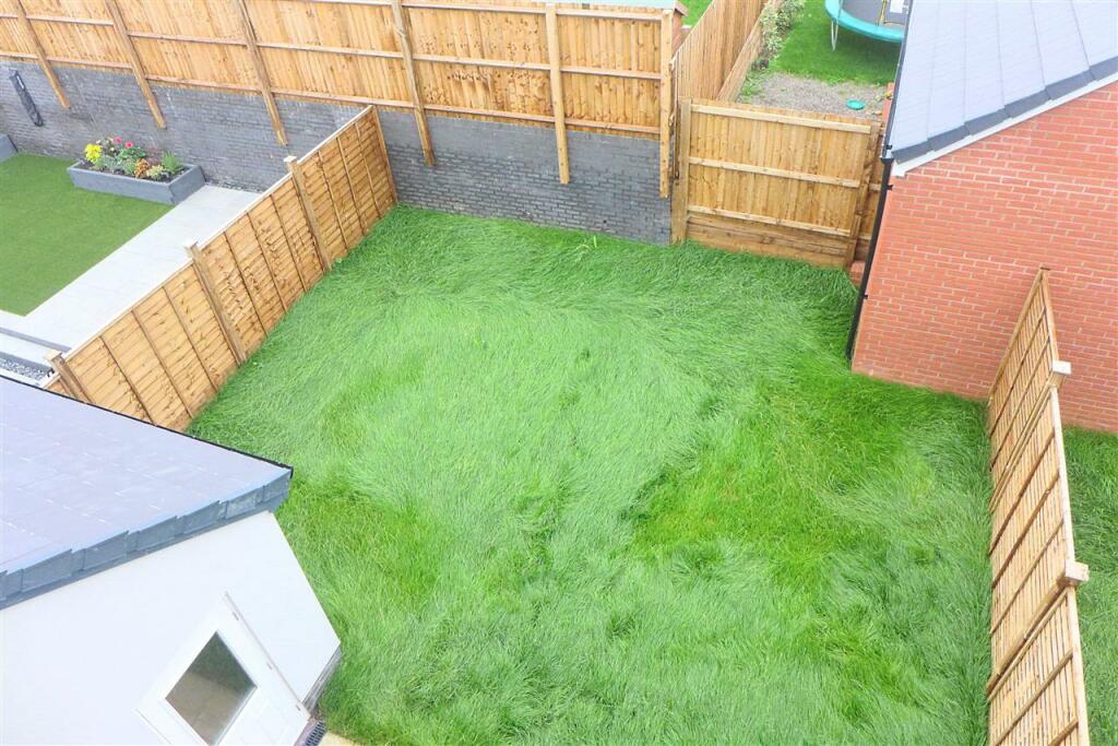 Clover Way, Stoke Gifford, Bristol photo 3