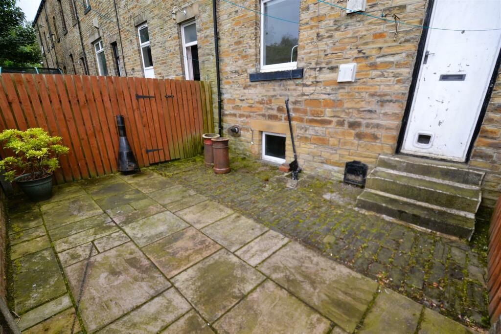 Additional image 14 of Bradford Road, Oakenshaw