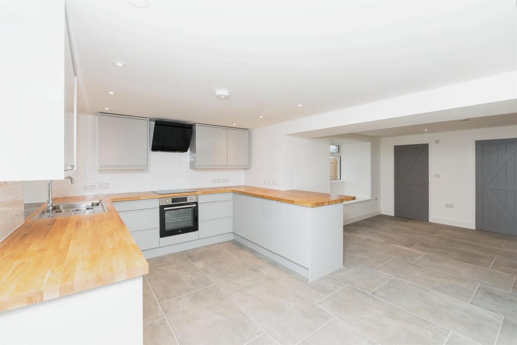 Additional image 4 of North Street, Oldland Common, Bristol