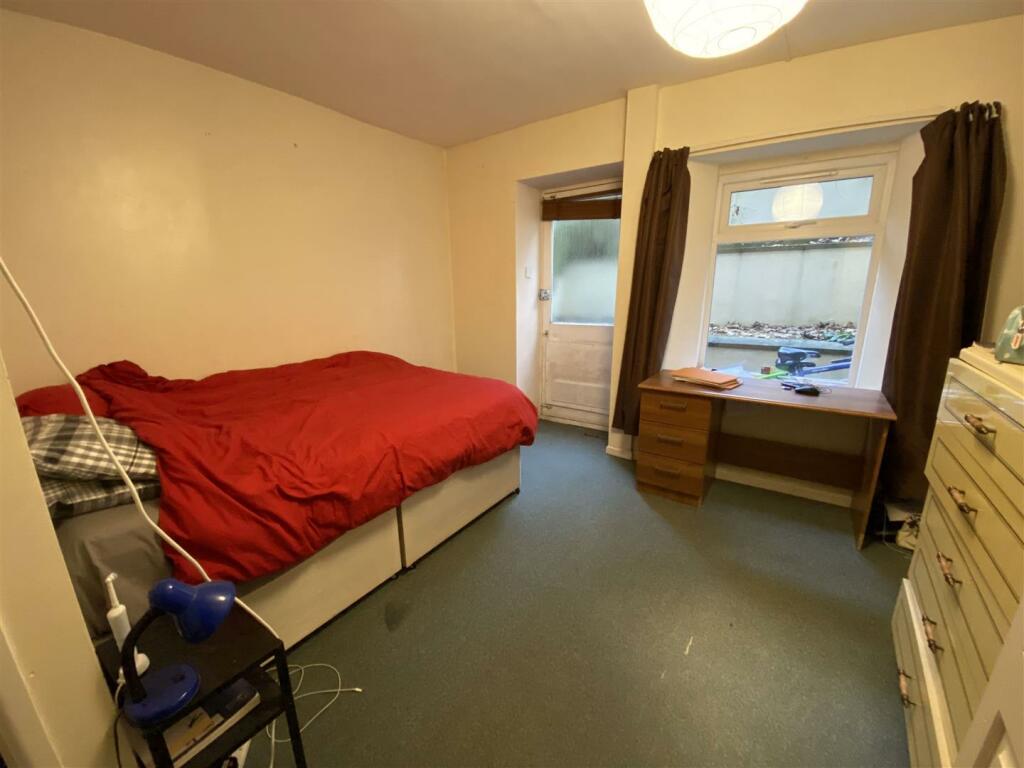 Additional image 4 of BPC01584, Basement Flat, Cotham Brow, Bristol, BS6