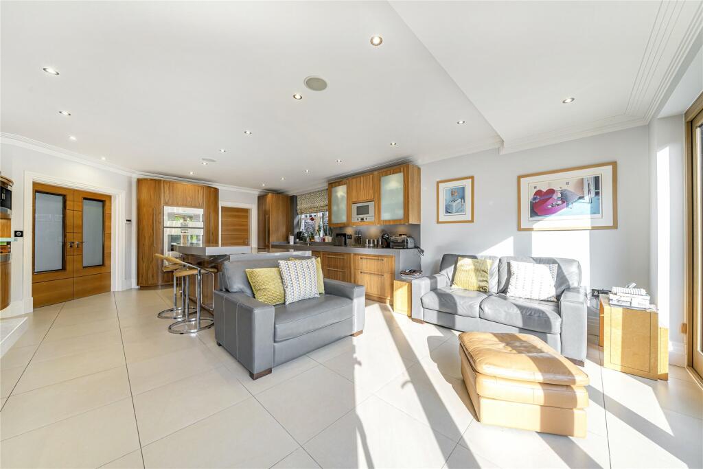 Additional image 12 of The Glen, Farnborough Park