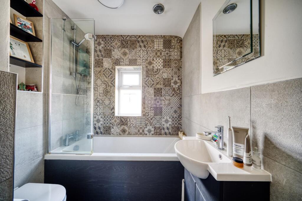 Additional image 11 of Spacious 1950s two bedroom home in Locking Village