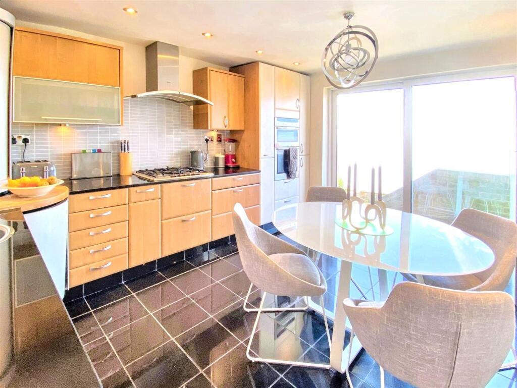 Additional image 5 of Beautiful location on Clevedon’s picturesque coastline