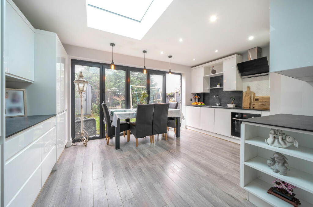 Additional image 4 of Hillview Road, Chislehurst, Kent, BR7