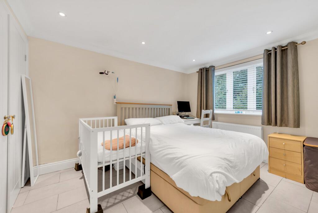 Additional image 5 of Oakwood Close, Chislehurst, BR7
