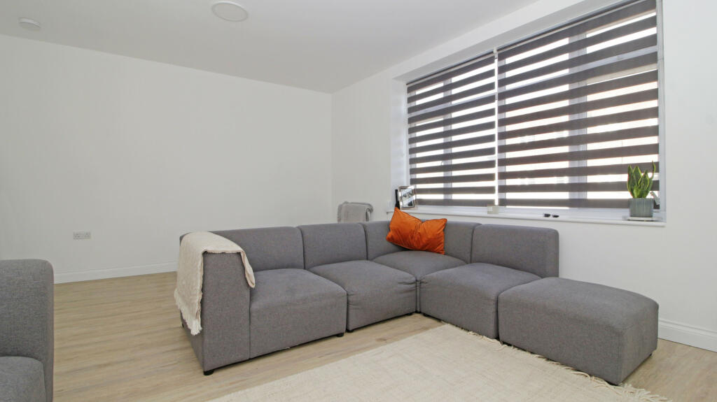 Additional image 2 of High Street, West Wickham, BR4