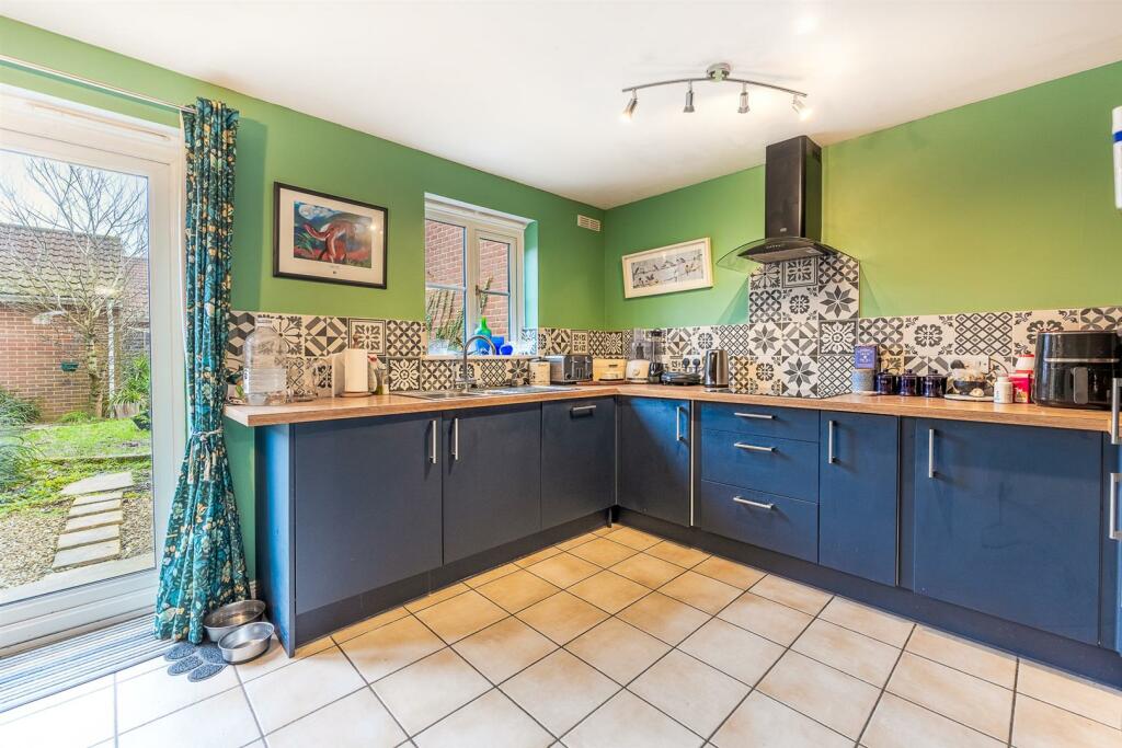 Additional image 3 of Merton Drive, Weston-Super-Mare - SPACIOUS TOWNHOUSE