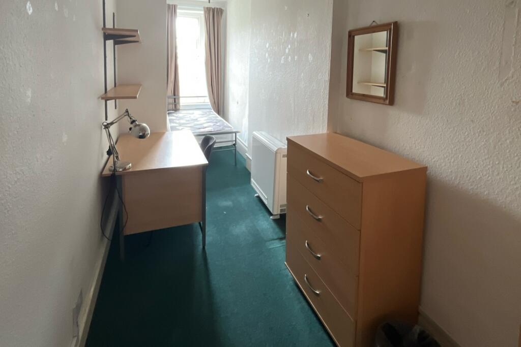 Additional image 5 of Tyndalls Park Road, Top Floor Flat, Clifton, Bristol, BS8 1PY