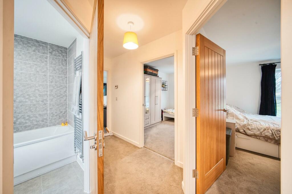 Additional image 5 of Modern first floor apartment in central Yatton