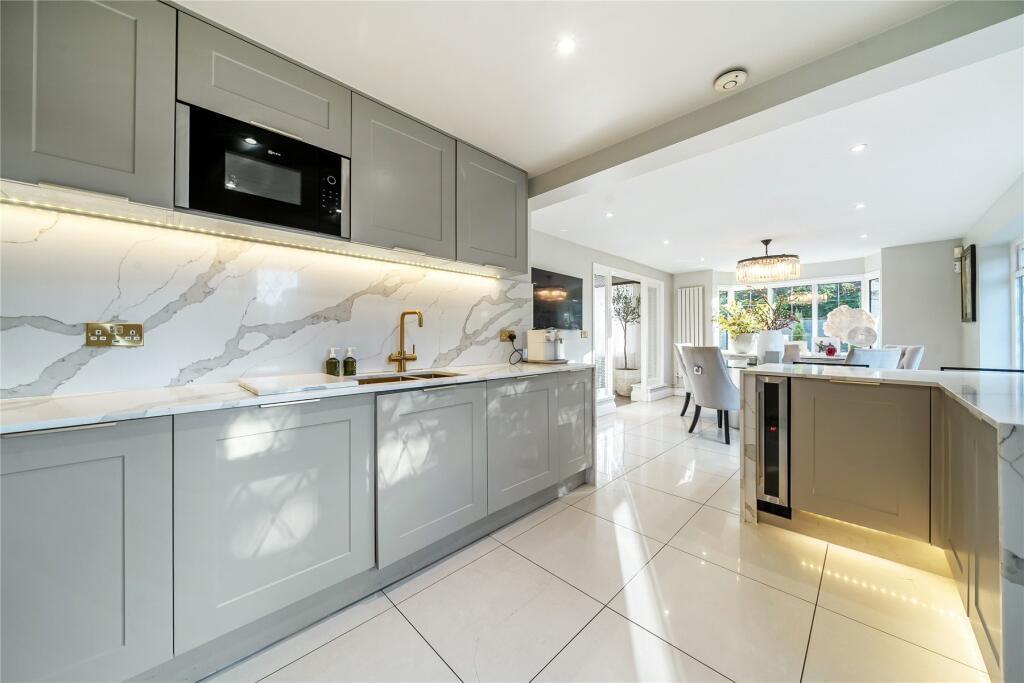 Additional image 11 of Hollydale Drive, Bromley