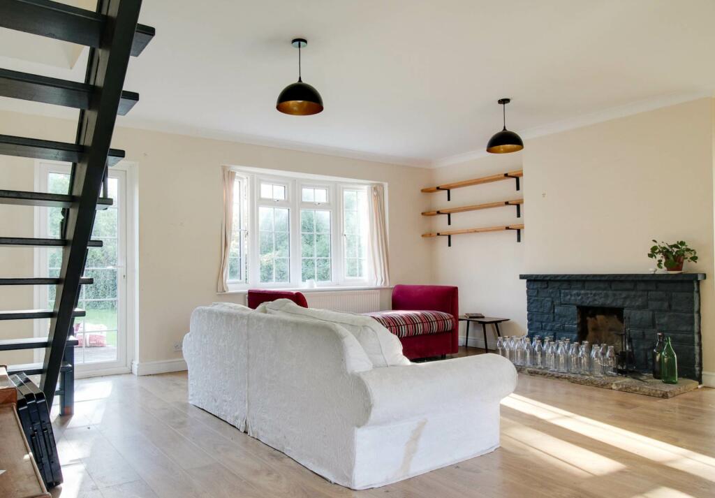 Additional image 4 of Court Farm Close, Piddinghoe