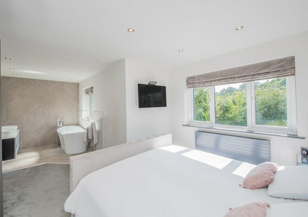 Additional image 11 of Dewsbury Road, Gomersal, Cleckheaton, West Yorkshire, BD19