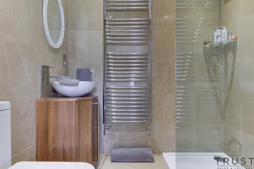 Additional image 47 of Bradford Road, Birkenshaw