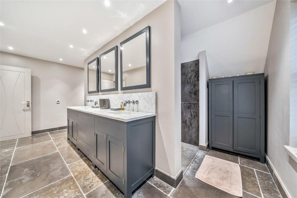 Additional image 23 of Wood Way, Farnborough Park