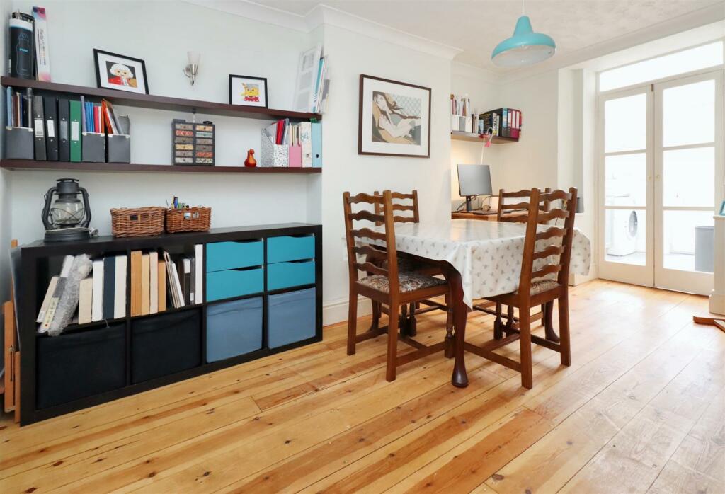 Additional image 5 of Short walk to Clevedon Town Centre