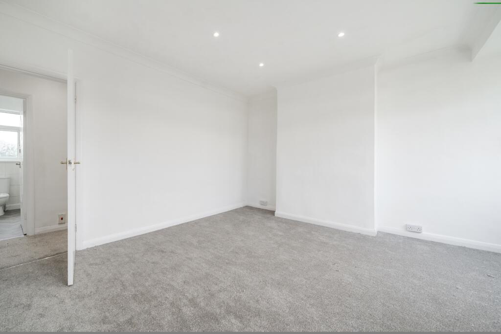 Primary image of Barnesdale Crescent Orpington BR5