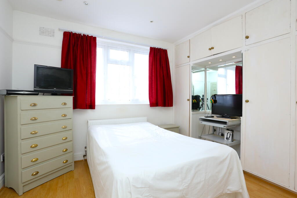 Additional image 15 of Ridgeway Drive, Bromley, BR1