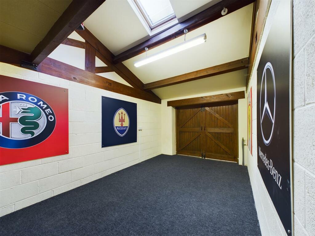 Additional image 11 of Lane Bottom Barn, Trough Lane, Denholme, Bradford, BD13 4NB