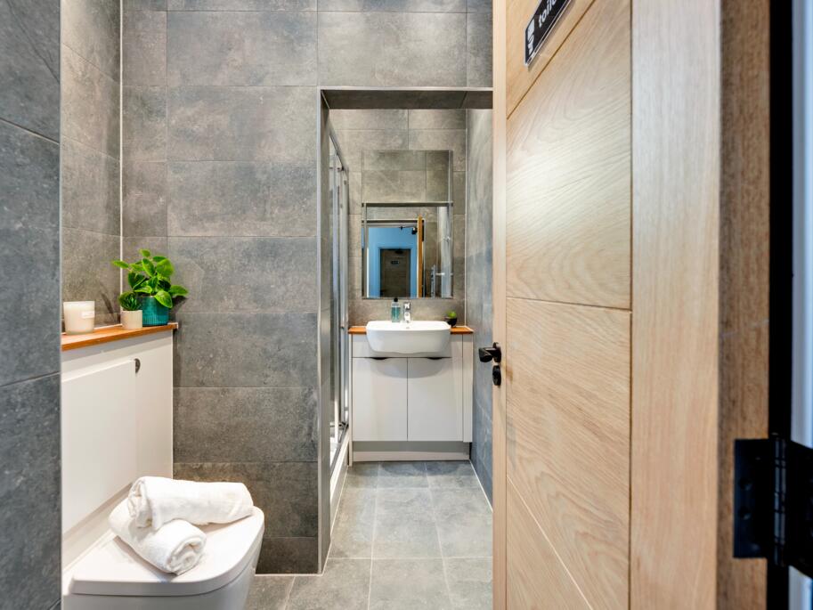 Additional image 10 of Apt 17, Yelland House #913829