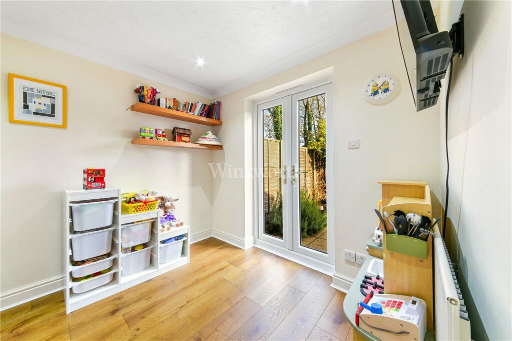 Additional image 17 of Vicarage Drive, Beckenham, BR3