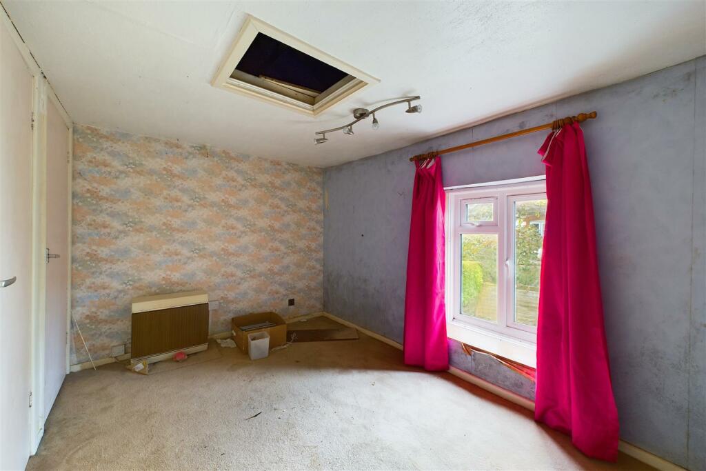 Additional image 18 of HOUSE | BASIC UPDATING | WRAXALL