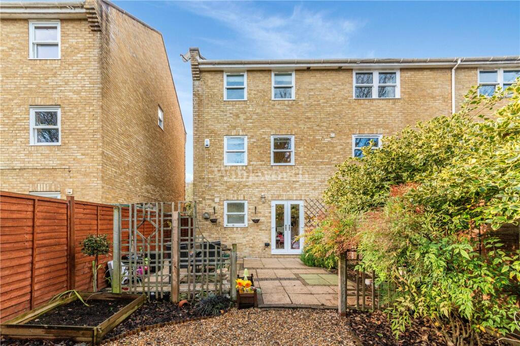 Additional image 13 of Vicarage Drive, Beckenham, BR3