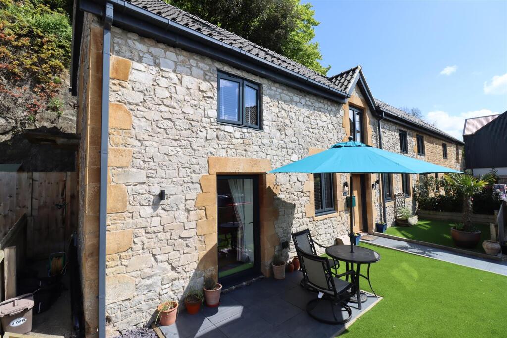 Additional image 17 of Beautifully converted barn in East Clevedon