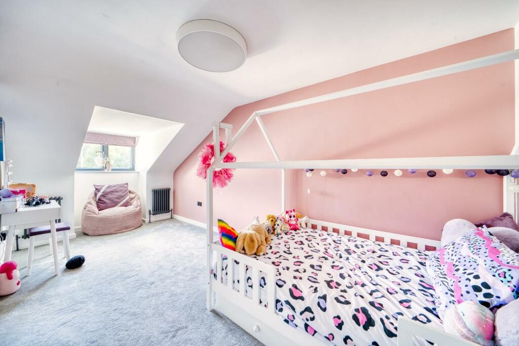 Additional image 19 of Impeccable family home located at the North End Of Yatton