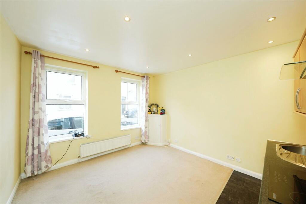 Additional image 14 of Bradley Crescent, Bristol, BS11