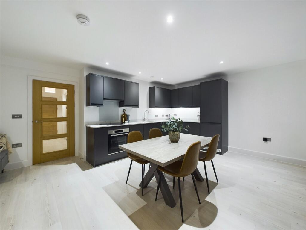 Additional image 10 of Apartment 4, Madeira Lodge, Birnbeck Road, Weston-super-Mare, BS23