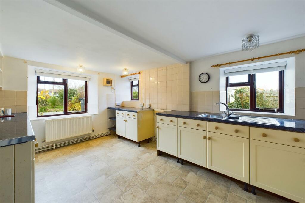 Additional image 18 of DETACHED | BASIC UPDATING | STOKE LODGE