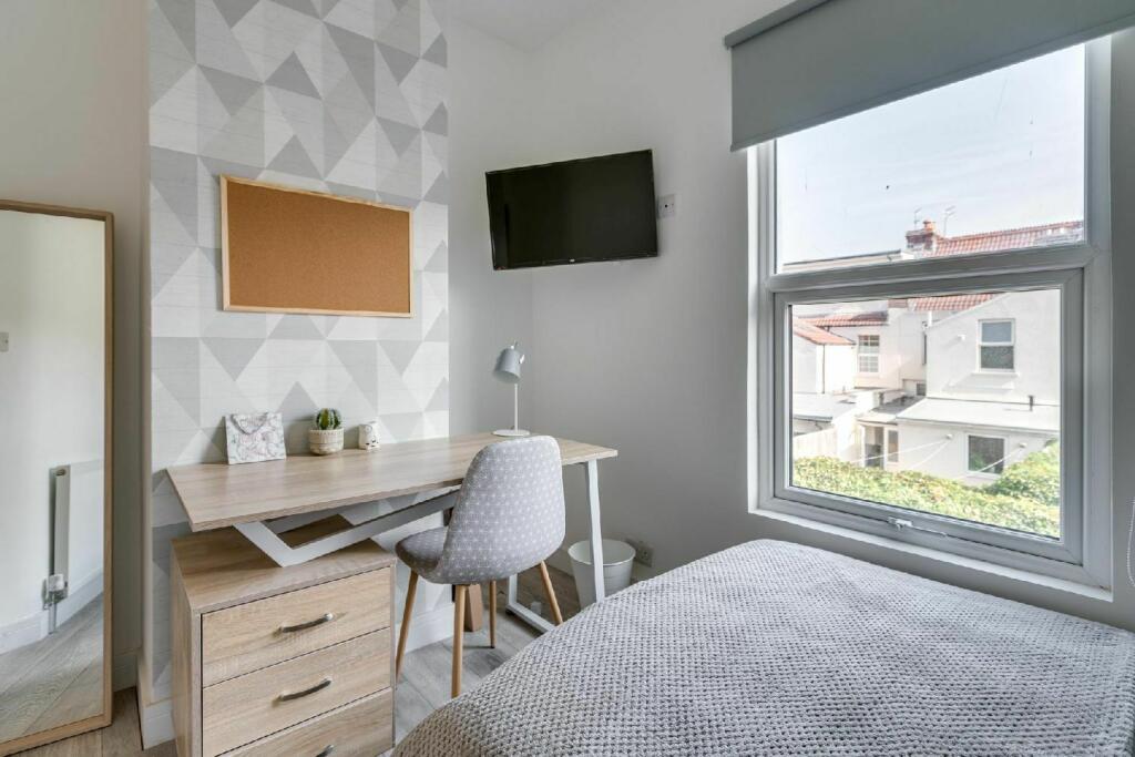 Additional image 16 of Elmgrove Road