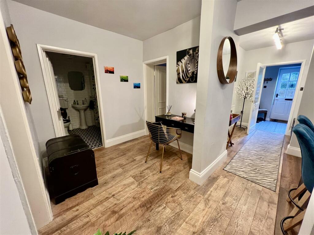 Additional image 8 of Charming self contained lower ground floor apartment