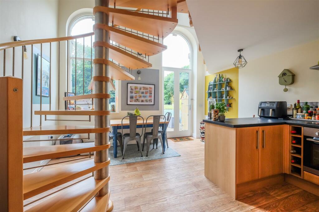 Additional image 4 of Latham Lane, Gomersal, Cleckheaton