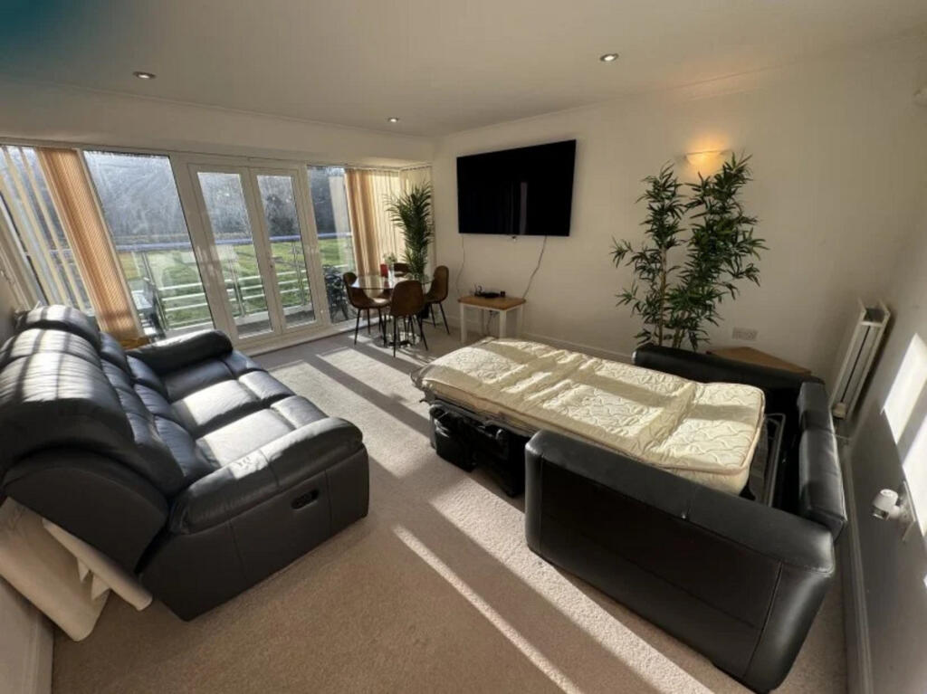 Additional image 15 of Creswell Drive, Beckenham, BR3