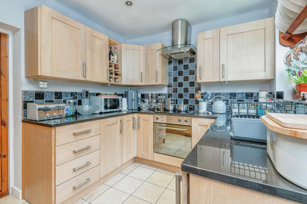 Additional image 10 of Oxford Road, Gomersal, Cleckheaton, West Yorkshire, BD19