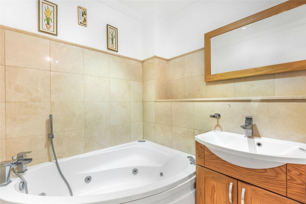 Additional image 16 of Bay Tree Close, Bromley