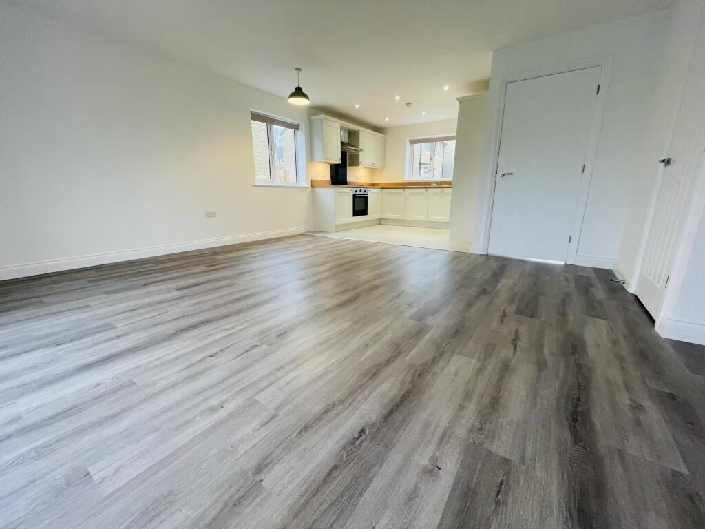 Additional image 18 of Saddle Close