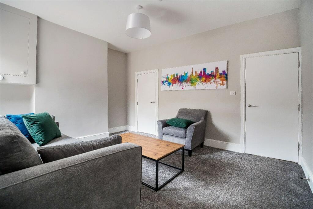 Additional image 2 of 3 bedroom Terraced House in Woodside Road, Bristol