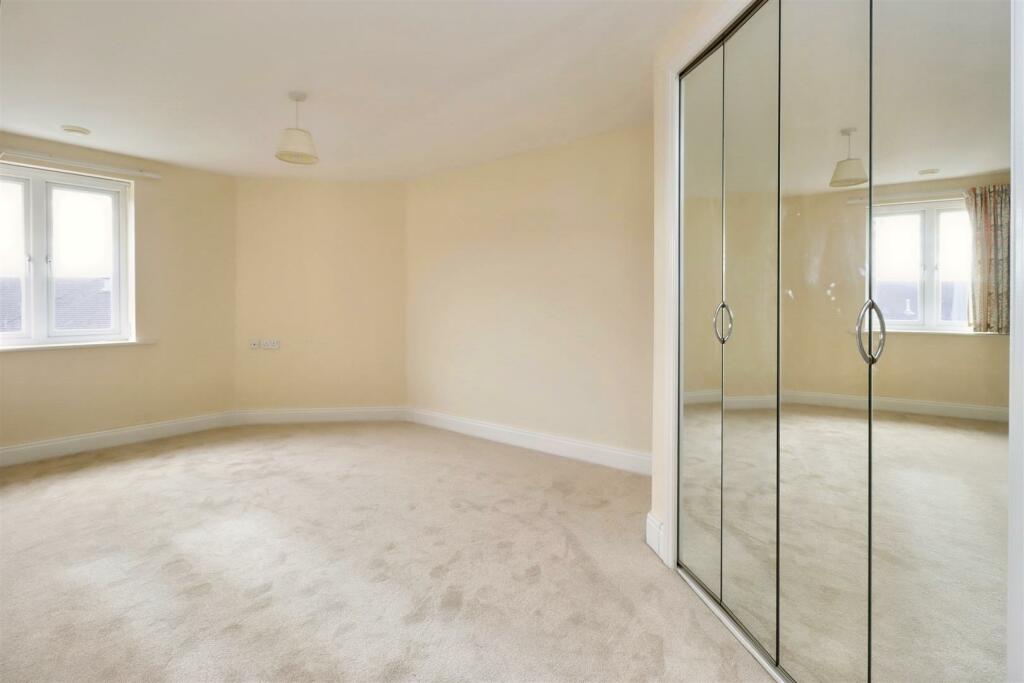 Additional image 11 of Within an easy walk to Clevedon Town Centre