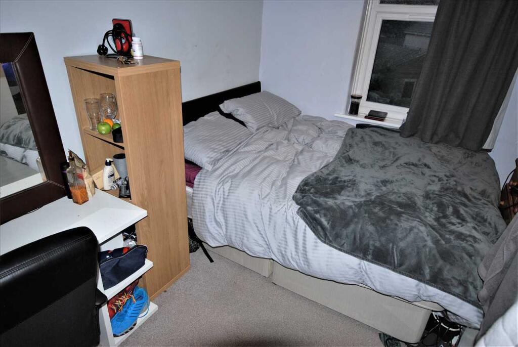 Additional image 5 of Warren Road