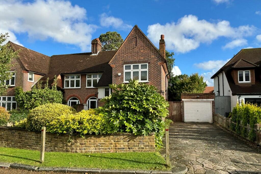 Additional image 7 of Den Close, Beckenham, BR3