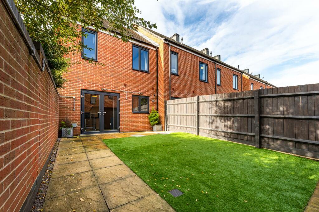 Additional image 14 of Hannah Drive, Locking - FANTASTIC FIRST HOME