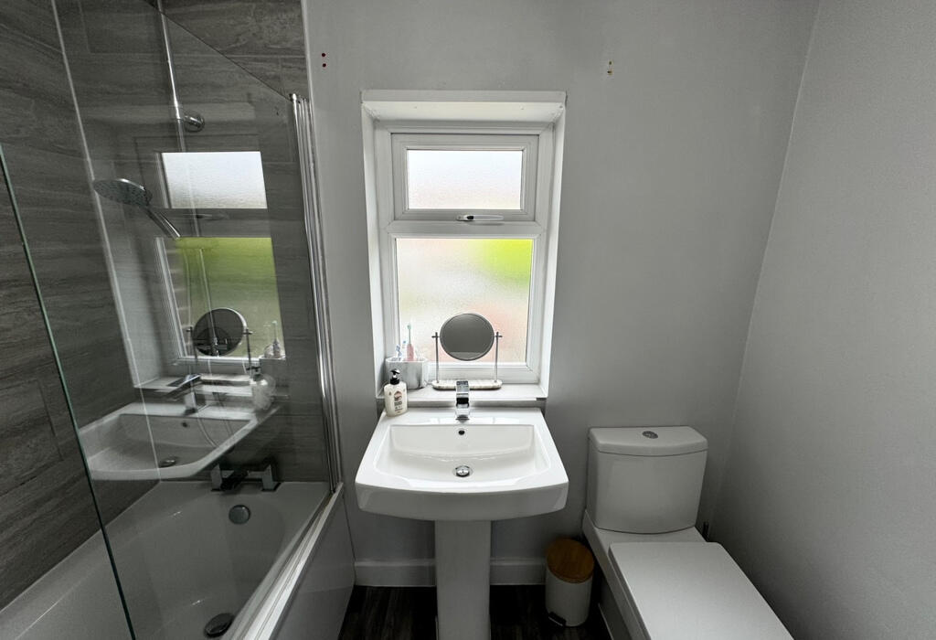 Additional image 15 of The Crescent, Baildon, Shipley, West Yorkshire