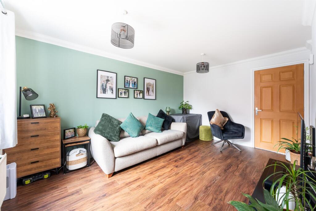 Additional image 3 of The Avenue, St. Georges - BEAUTIFUL HOUSE WITH GARAGE