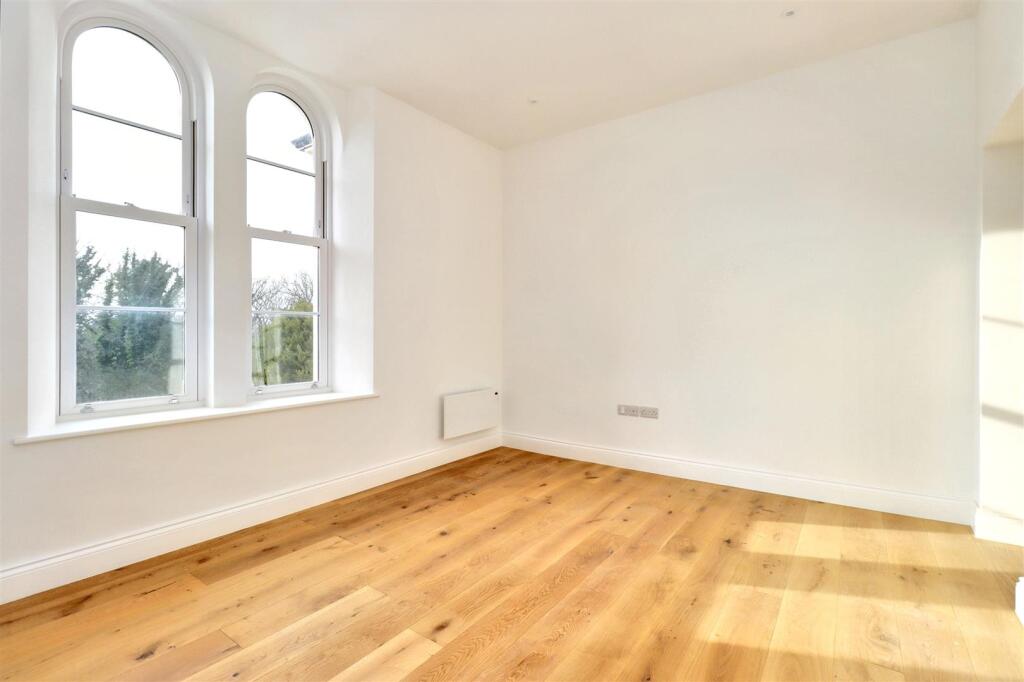 Additional image 12 of Modern luxury in a prestigious coastal location